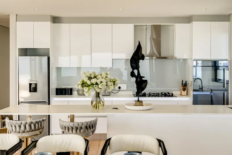 Khalanga Penthouse in Camps Bay – photo 17