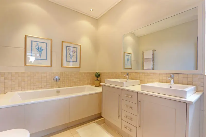 Stonehurst Villa in Westlake – photo 12