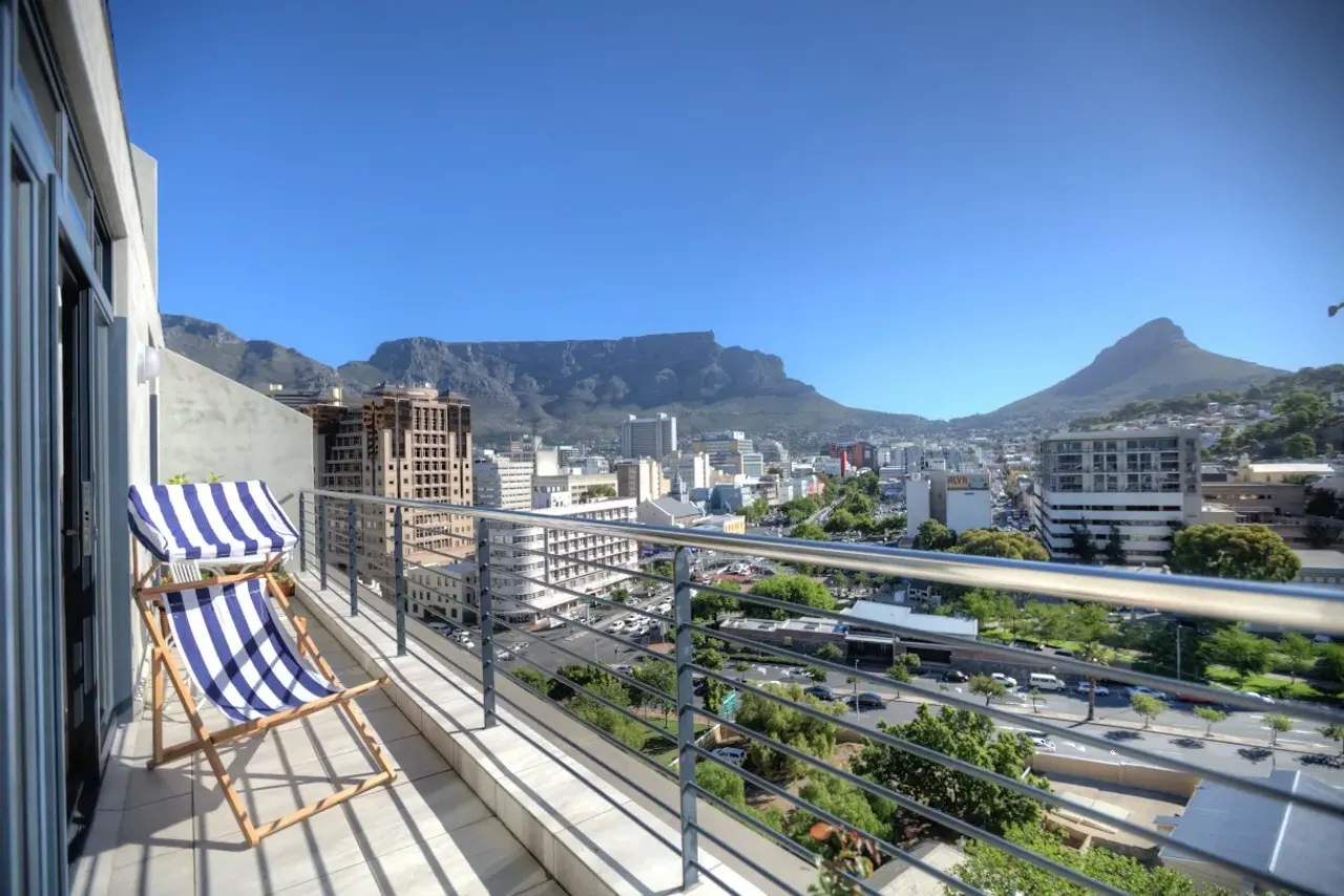 Quayside 1305 in De Waterkant