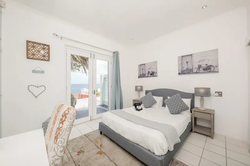 Indigo Bay - The Boat in Camps Bay – photo 4