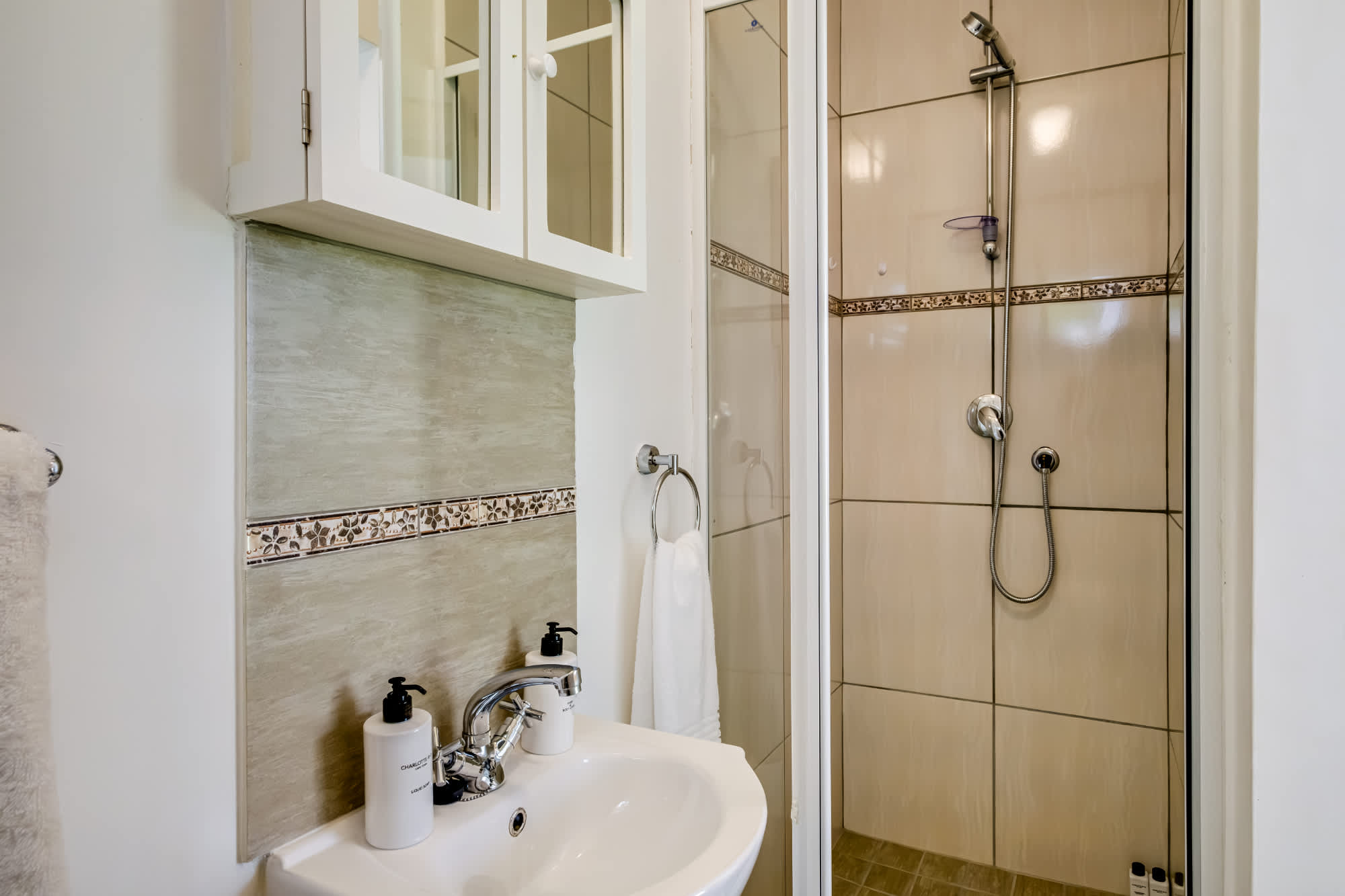 property_8780f13f-a1a9-498d-9bce-d3b614835c23_18