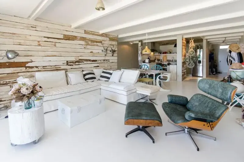 Dolphin Beach Apartment in Table View – photo 16