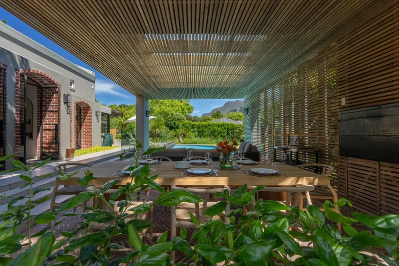 Constantia Lush in Constantia – photo 1