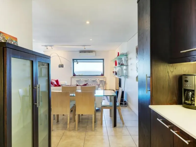 Dunmore Apartment in Camps Bay – photo 11