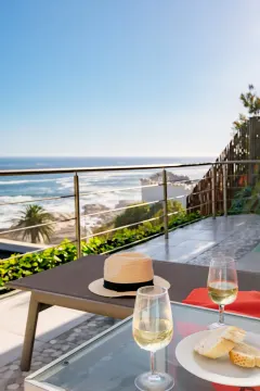 CBT Suite in Camps Bay – photo 19 thumbnail
