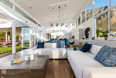 Camps Bay Penthouse in Bakoven – photo 27 thumbnail