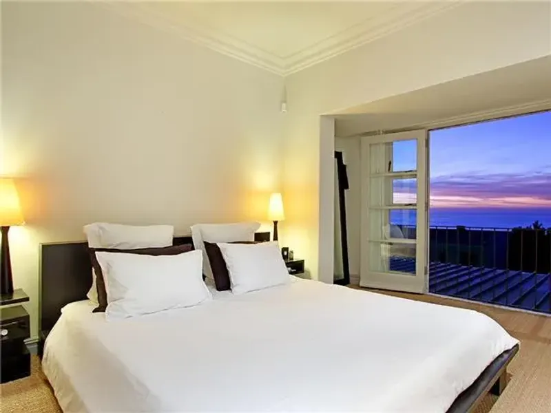 Dunkeld Villa in Camps Bay – photo 13