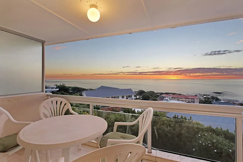 Panoramic Vista Apartment in Camps Bay – photo 4