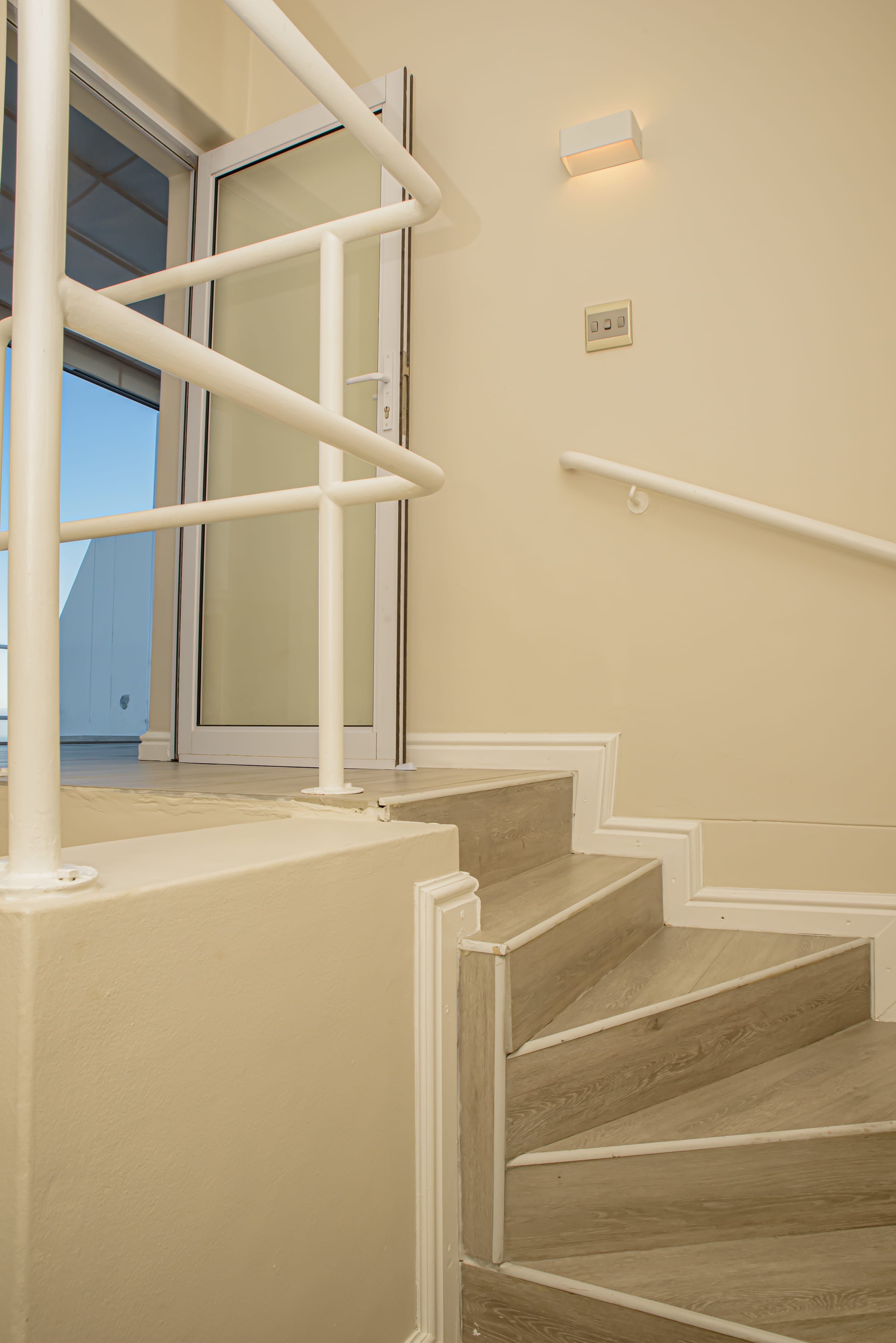 property_8a708324-3414-47a1-ba76-de406e1a5cbd_32