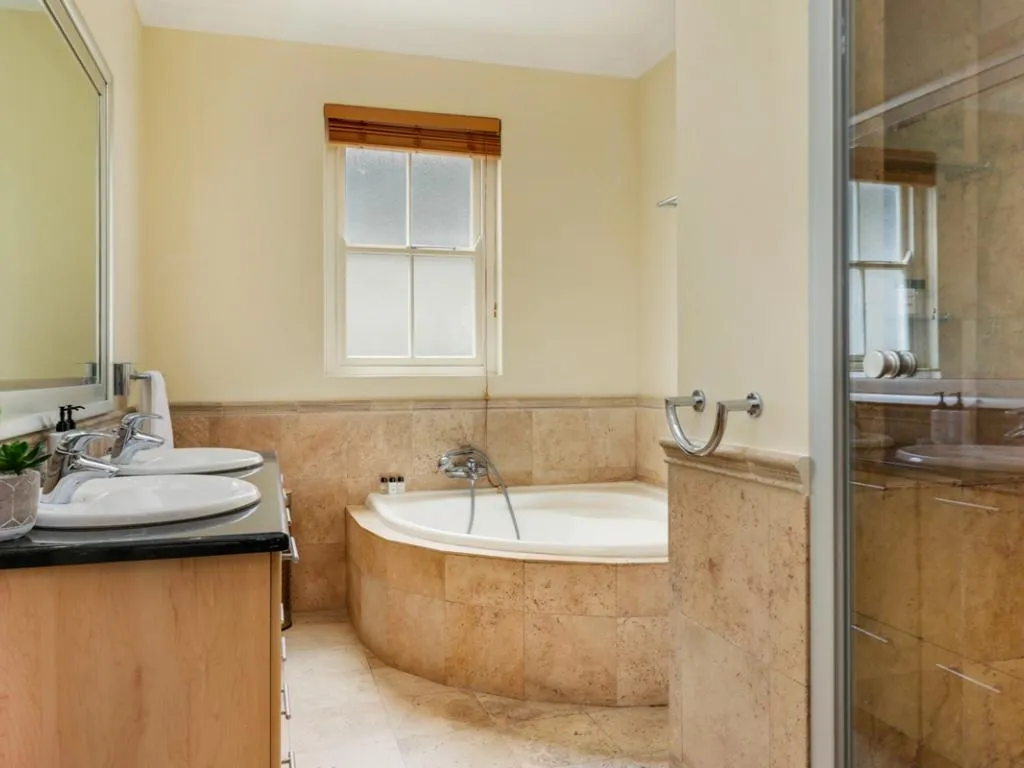 property_8a79ac10-73ec-4c82-a677-fc5286942a12_20
