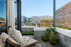 Penthouse 601 Dovenby in V&A Waterfront – photo 6 thumbnail