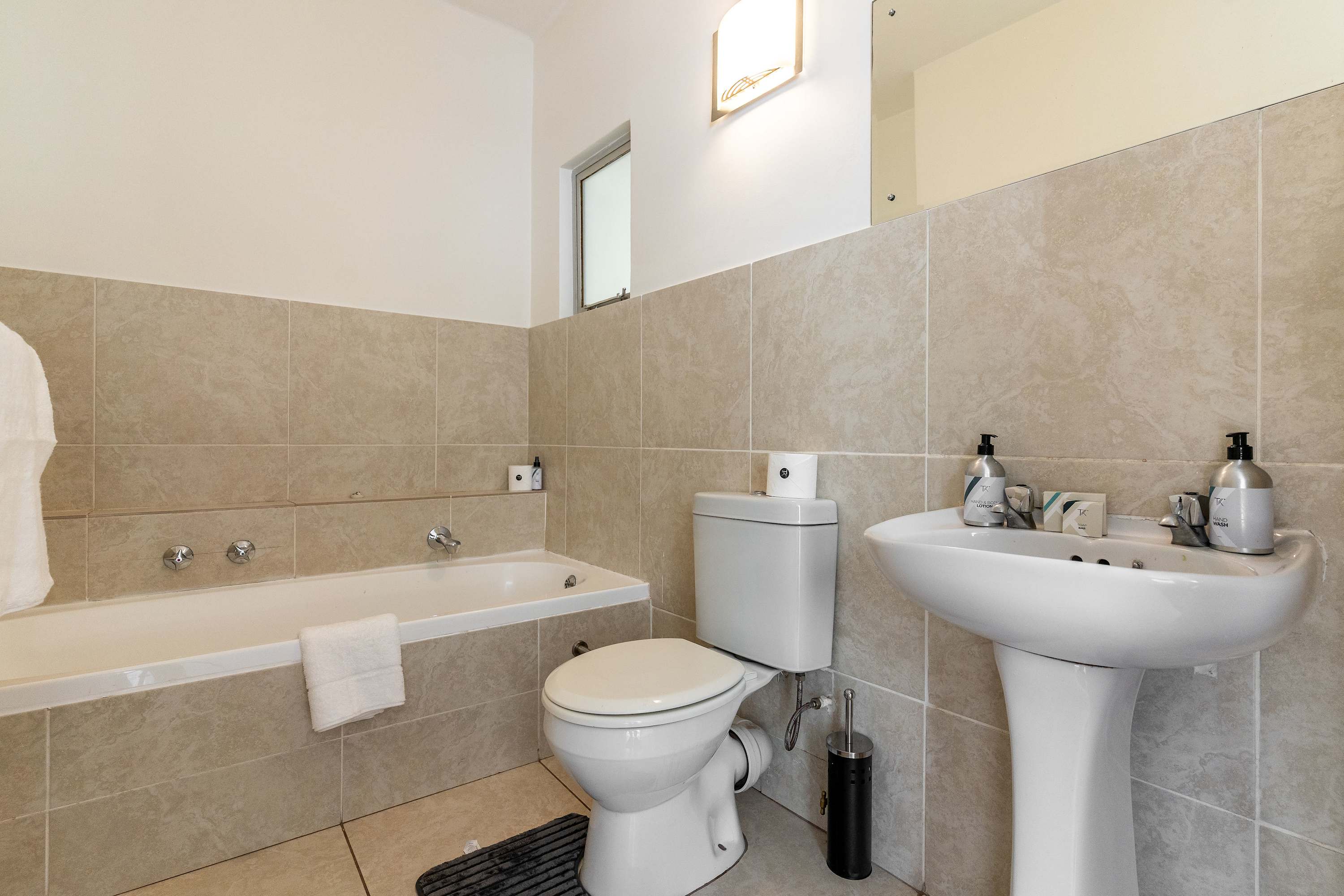 property_8abaf37b-0c99-4c59-9c05-e3b904f3086c_19