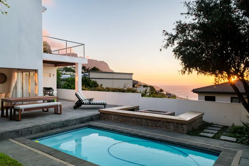 Sunset Sanctuary in Camps Bay – photo 27