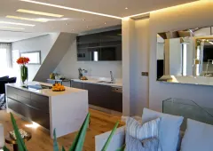 Bantry Luxe Apartment 3 in Bantry Bay – photo 12 thumbnail