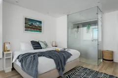 Condo Odessa in Bantry Bay – photo 16 thumbnail