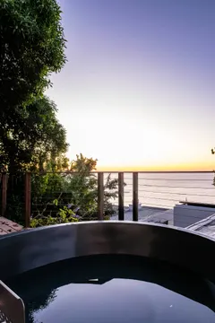 Rock Views in Camps Bay – photo 37 thumbnail