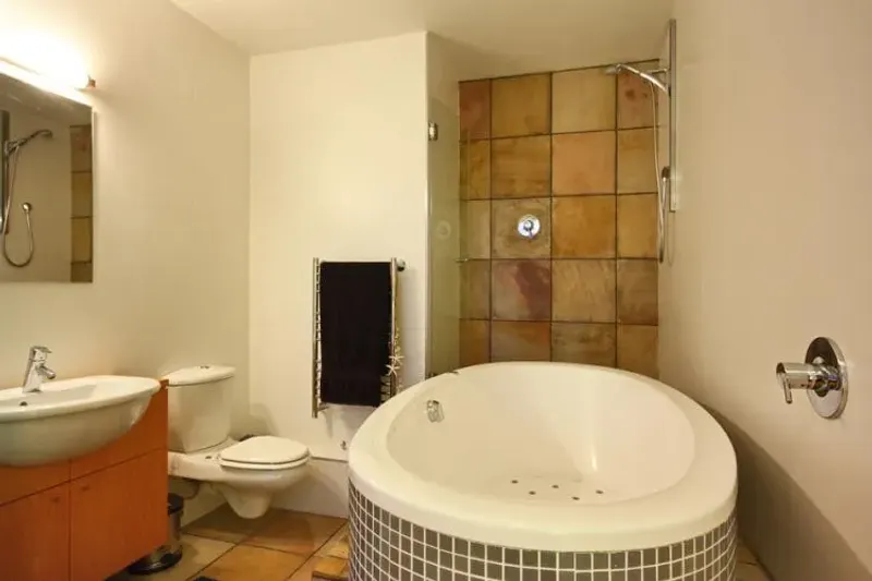 Bantry Bay Apartment 201 in Bantry Bay – photo 12