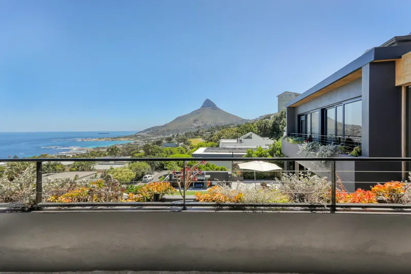 Ocean Air in Camps Bay – photo 19