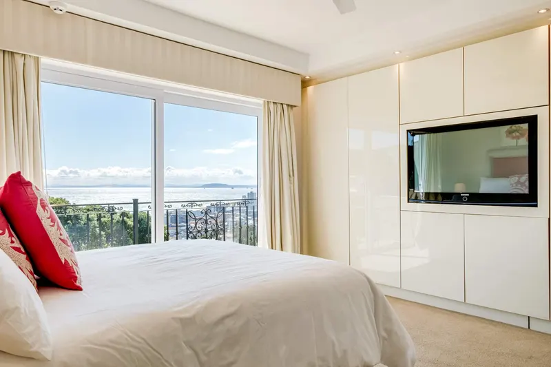 Villa Stanleon in Bantry Bay – photo 27