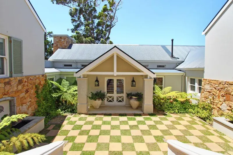 Zwaanswyk Villa in Tokai – photo 16