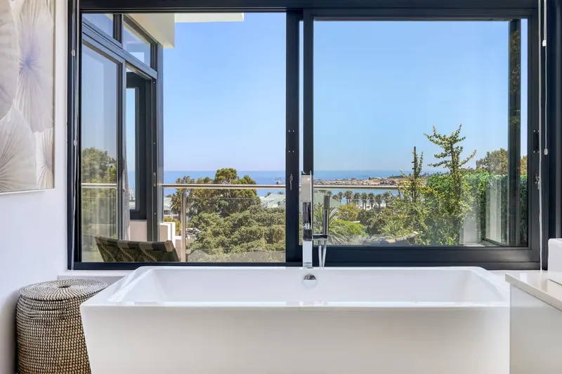 Central Drive Villa in Camps Bay – photo 40