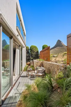 Mountain Vista Penthouse in Camps Bay – photo 44 thumbnail