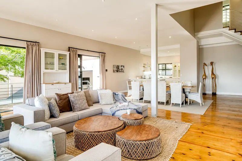 Central Escape in Camps Bay – photo 8