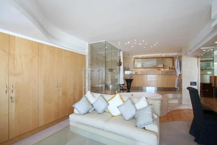 property_8e8a01aa-8db6-41ee-b5be-38ddf83a3d00_3
