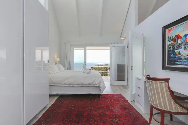 Fulham Road Apartment in Camps Bay – photo 7