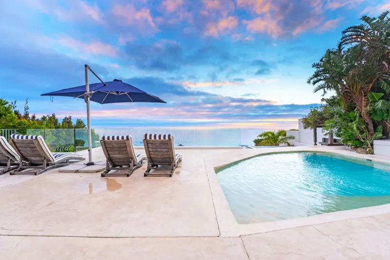 Ocean Views Beach House in Bakoven – photo 28
