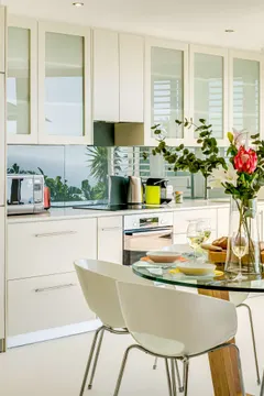 Calico in camps bay – photo 11 thumbnail