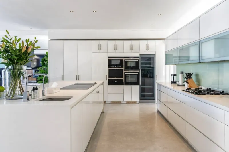 The Crescent Villa in Camps Bay – photo 15