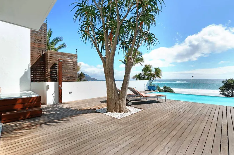 15 Views House in Camps Bay – photo 35