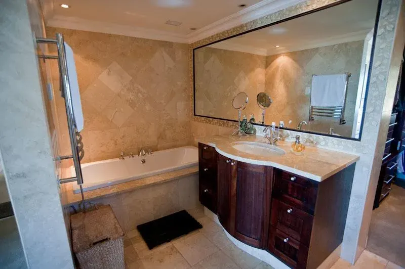 Quebec Villa in Camps Bay – photo 6