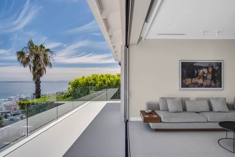 Villa Loki in Bantry Bay – photo 3