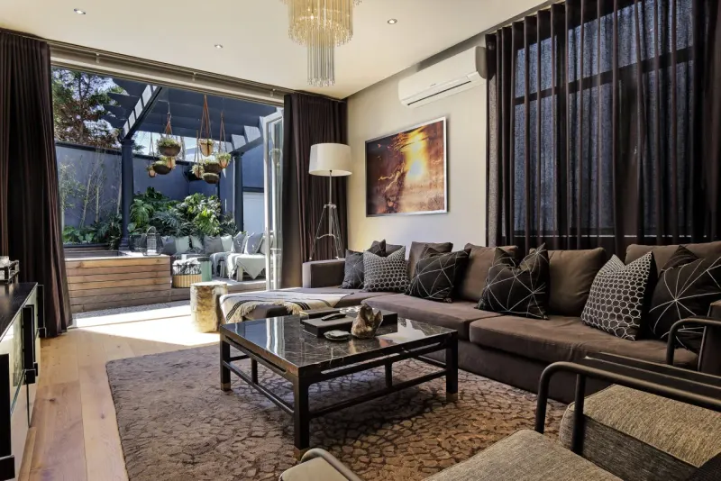 Bantry Luxe Grande in Bantry Bay – photo 6
