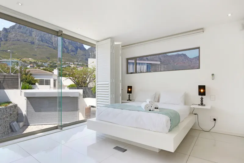 15 Views House in Camps Bay – photo 36