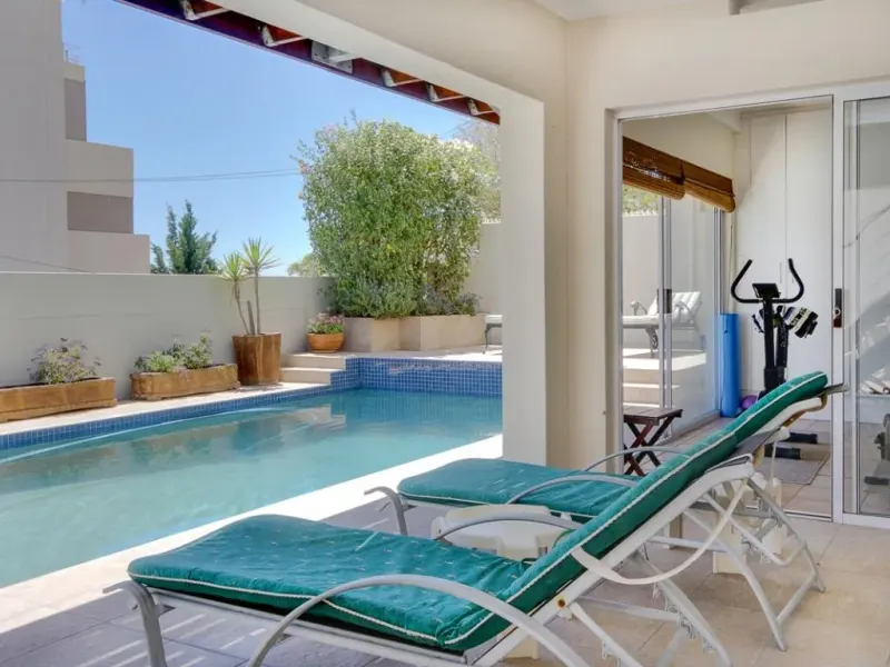 4 Ave Charmante in Bantry Bay – photo 1