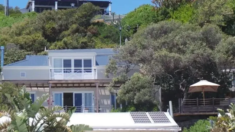 Oceans Edge Bungalow in Clifton – photo 3