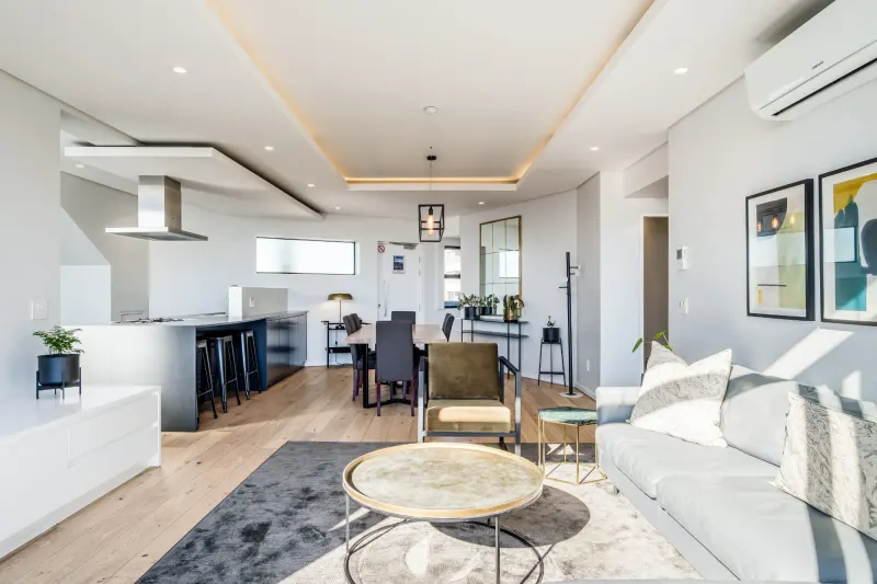 Penthouse on S in Three Anchor Bay – photo 12
