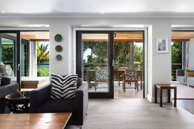 17 Geneva Middle in Camps Bay – photo 19