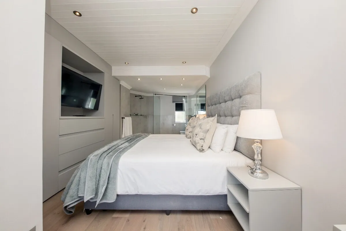 property_9311624d-96fa-481a-87f9-75b4112dae62_12