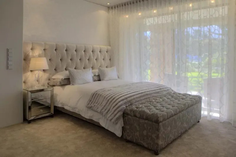 High Constantia Villa in Constantia – photo 1