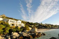 Ocean Blue Bungalow in Clifton – photo 1 thumbnail