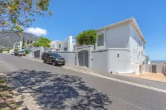 Summer Place in Camps Bay – photo 34 thumbnail