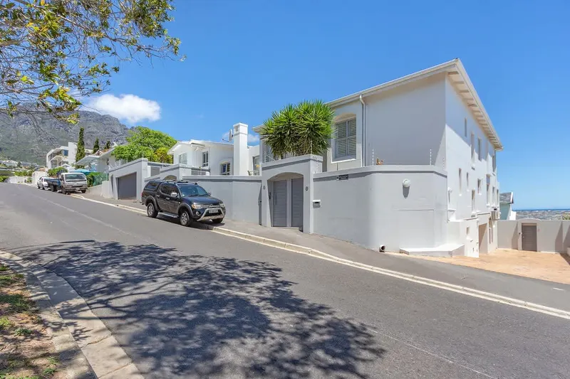 Summer Place in Camps Bay – photo 34