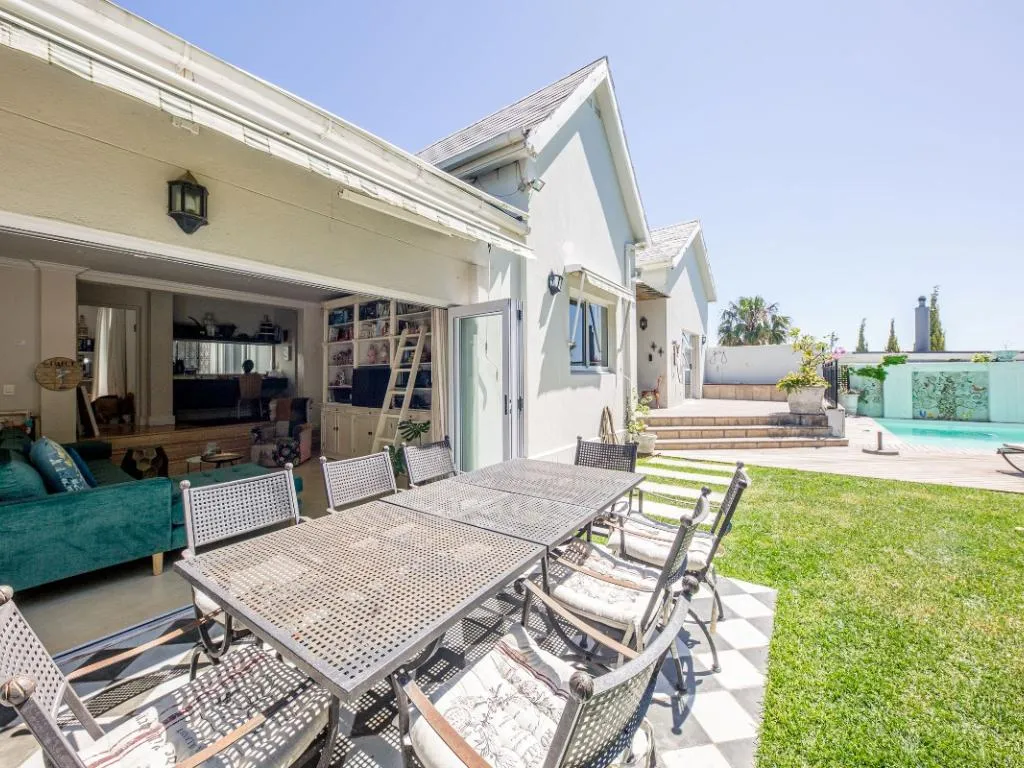 property_93f707e3-2326-4347-ab93-04afd17d3e88_18