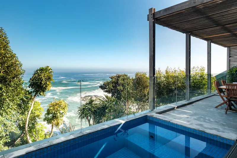 Coral Sea in camps bay – photo 1