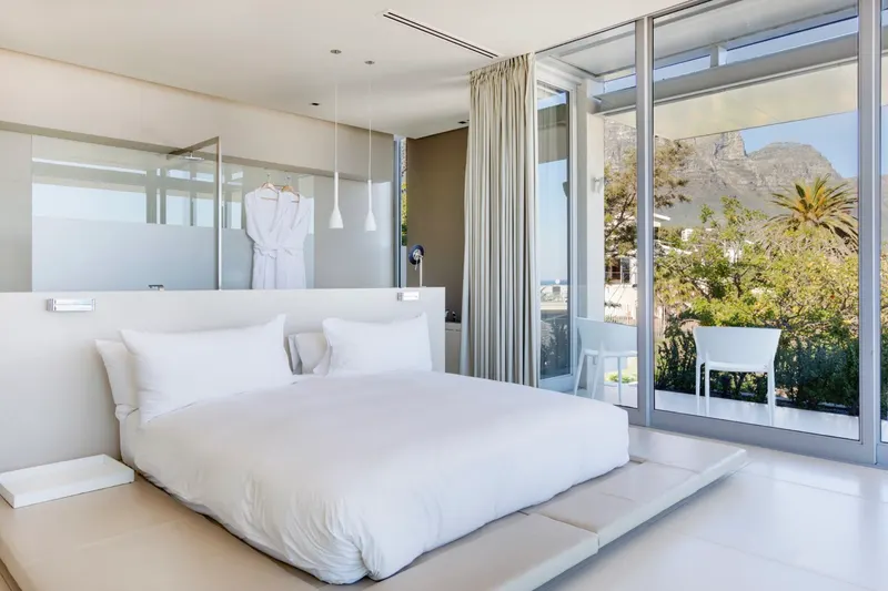 The Crescent in Camps Bay – photo 40
