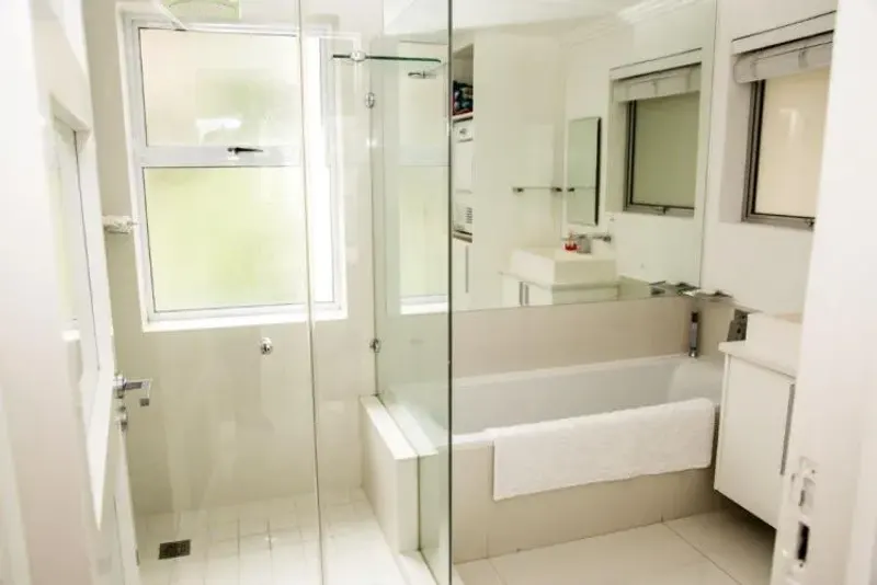 Valhalla 3 Bedroom Apartment in Clifton – photo 7